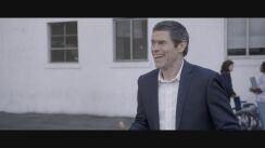 кадр з фільму Усміхнений / Людина-посмішка