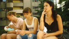 кадр з фільму Кокон