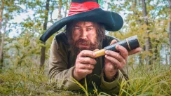кадр з фільму Лісовий розбійник