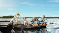 кадр з серіалу Щасливі на морі