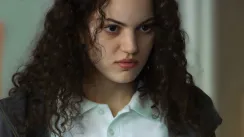 кадр з фільму Улюблена учениця